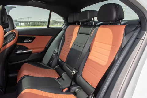 Mercedes-Benz C-Class C200 – photo 8